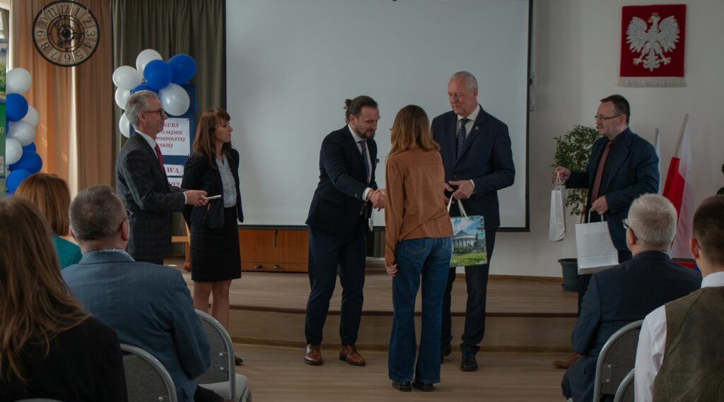 KONKURS (26 z 33)wyr